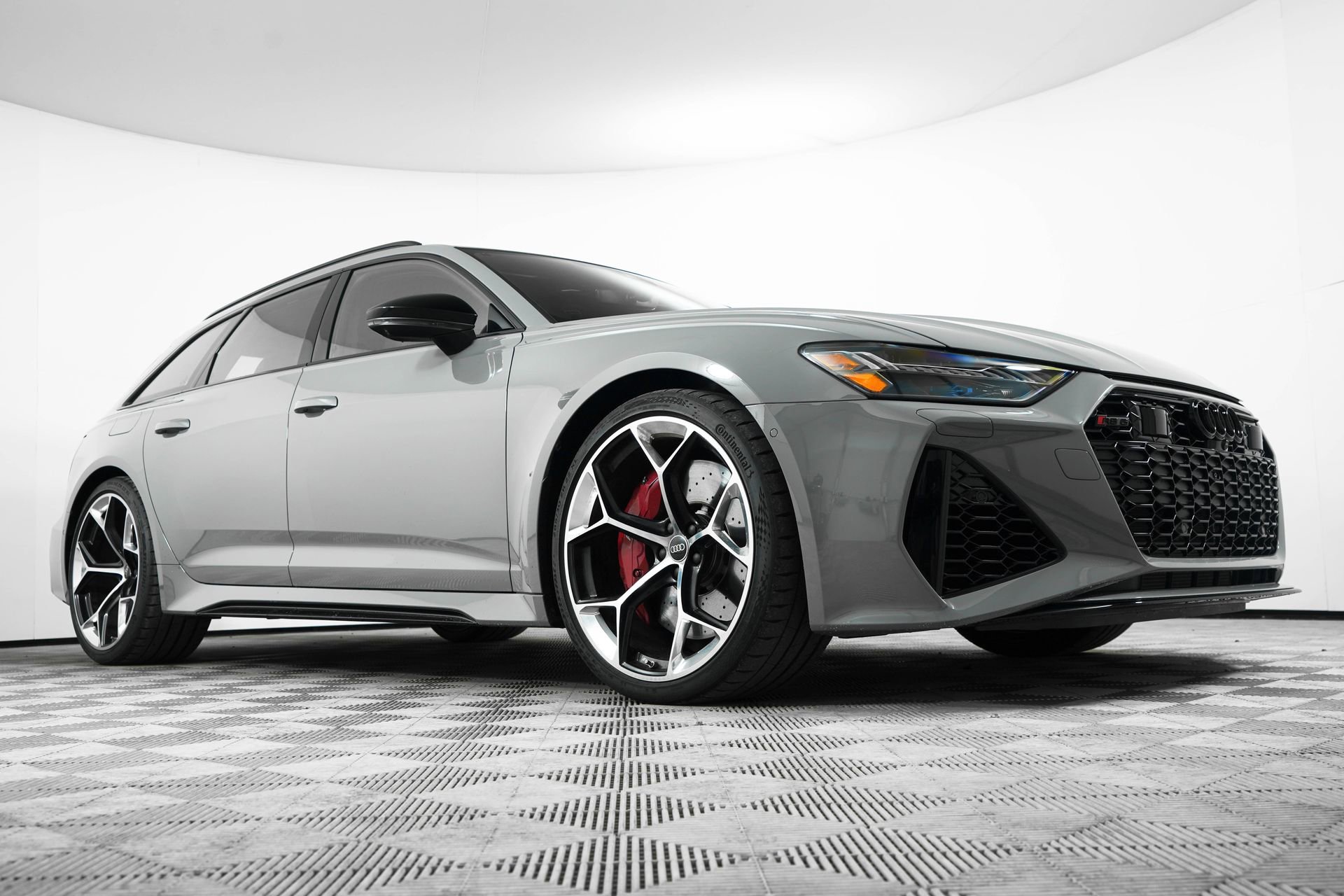 New 2025 Audi RS 6 performance