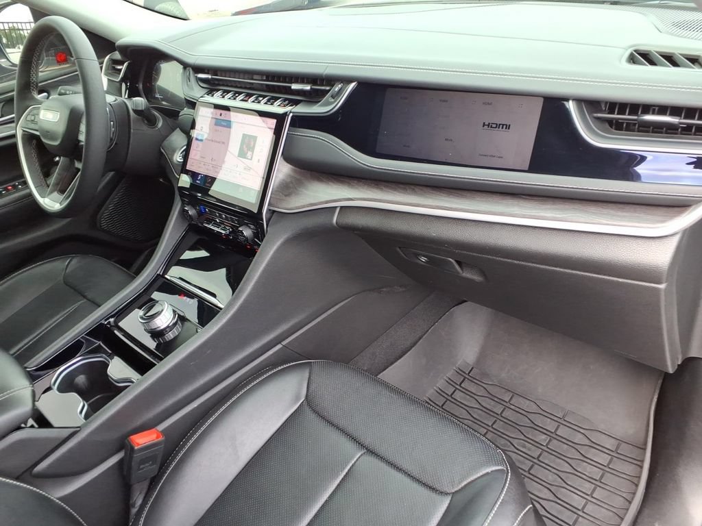 Used 2023 Jeep Grand Cherokee L Limited w/ Luxury Tech Group II RWD image 11