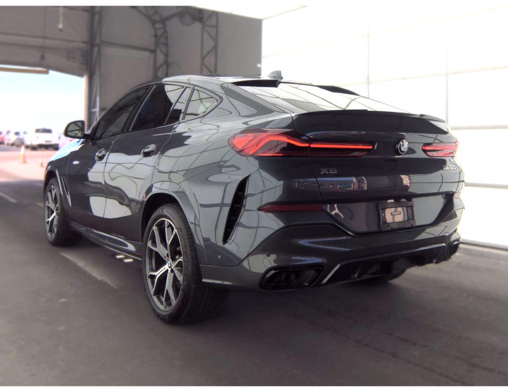 Used 2022 BMW X6 M50i AWD/4WD image 3