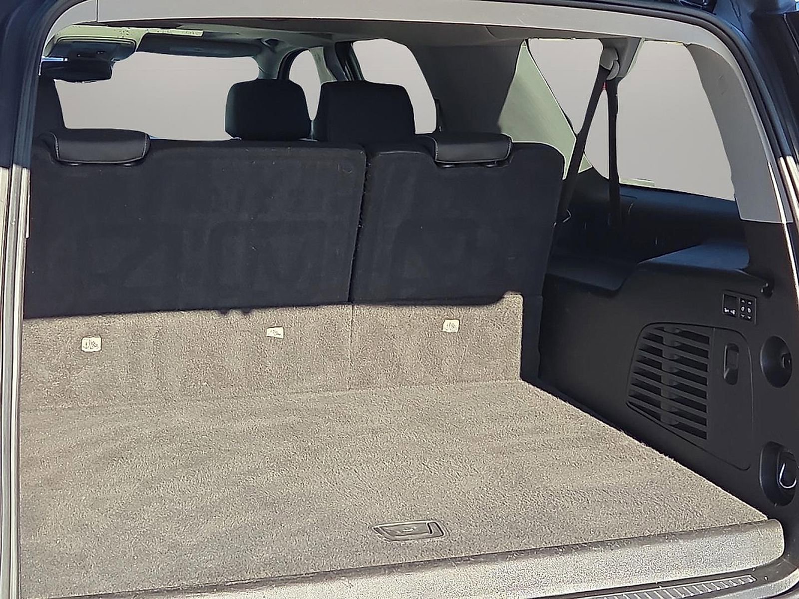 Used 2020 GMC Yukon XL SLT image 8