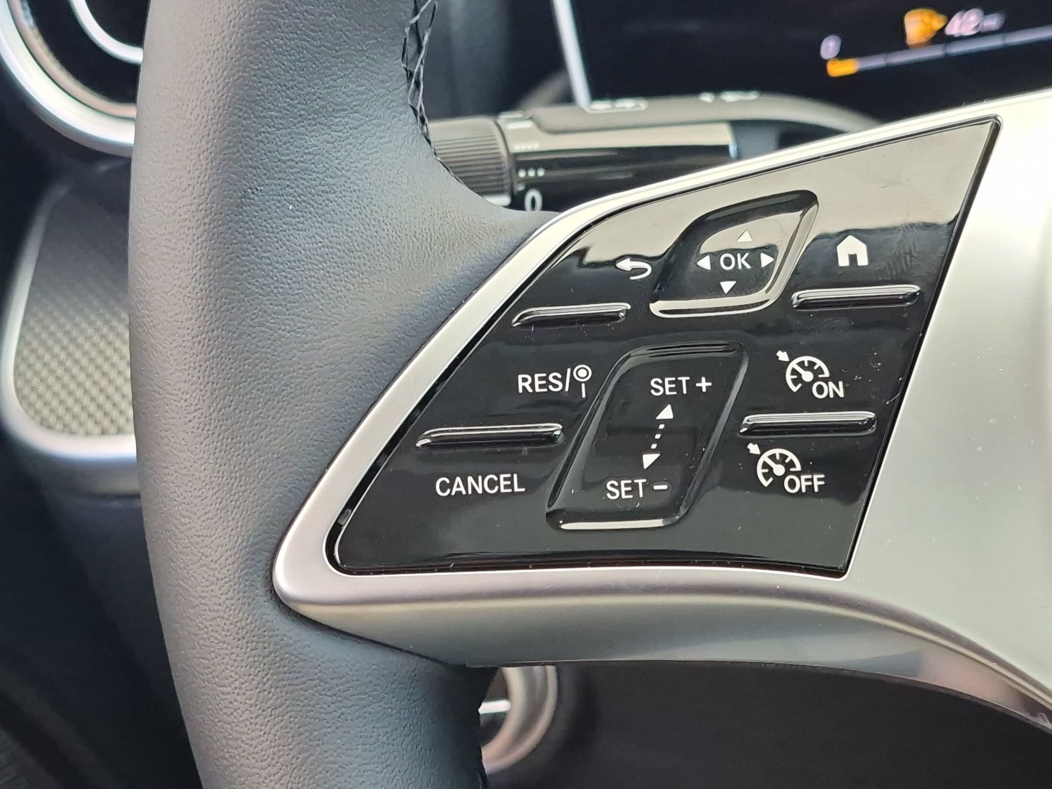 New 2026 Mercedes-Benz C 300 4MATIC Sedan image 19