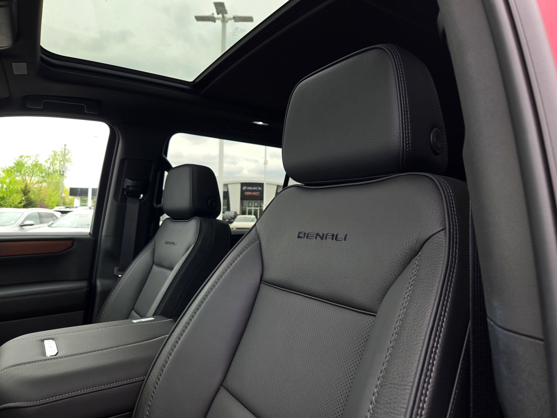 New 2026 GMC Yukon XL Denali w/ Sun & Power Step Package AWD/4WD image 6