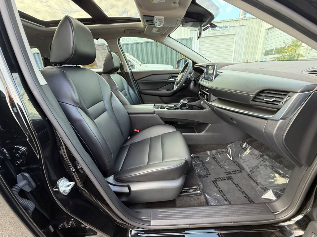 Used 2023 Nissan Rogue SV AWD/4WD image 26