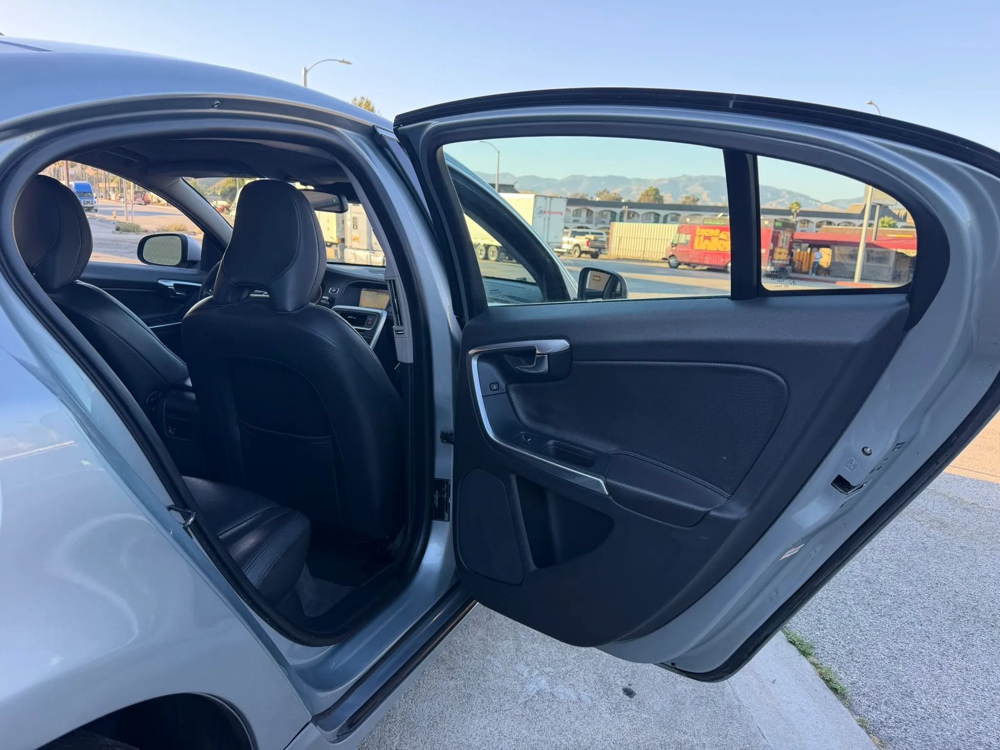 Used 2011 Volvo S60 T6 AWD/4WD image 18