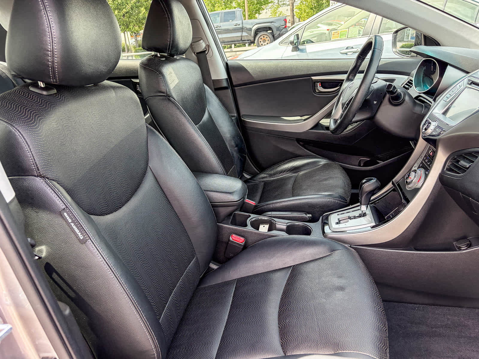 Used 2011 Hyundai Elantra Limited w/ Premium Pkg 5 FWD image 16