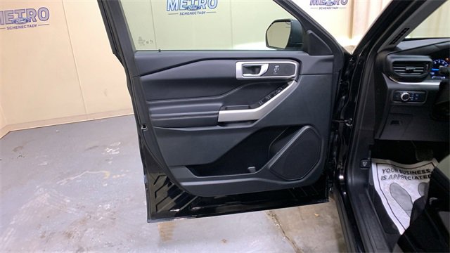 Used 2022 Ford Explorer XLT image 27