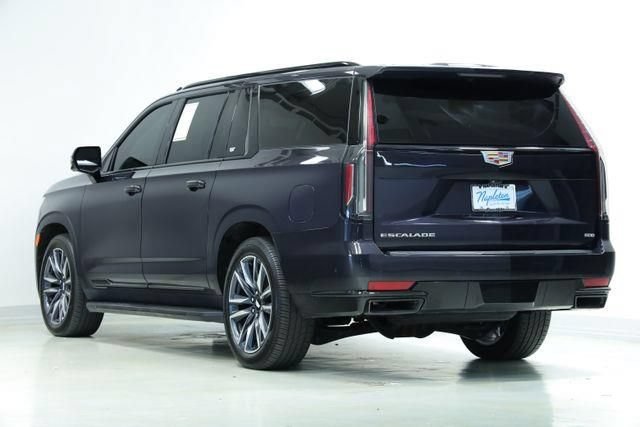 Used 2022 Cadillac Escalade ESV Sport Platinum AWD/4WD image 5