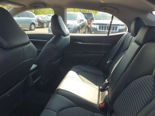 Used 2022 Toyota Camry SE FWD image 8