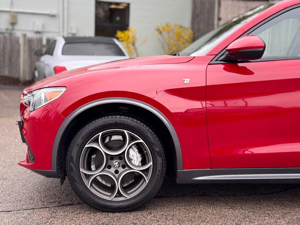 Used 2023 Alfa Romeo Stelvio Ti AWD/4WD image 10