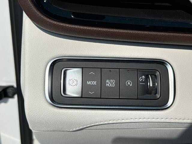 Certified 2025 Buick Enclave Avenir w/ Super Cruise Package FWD image 18