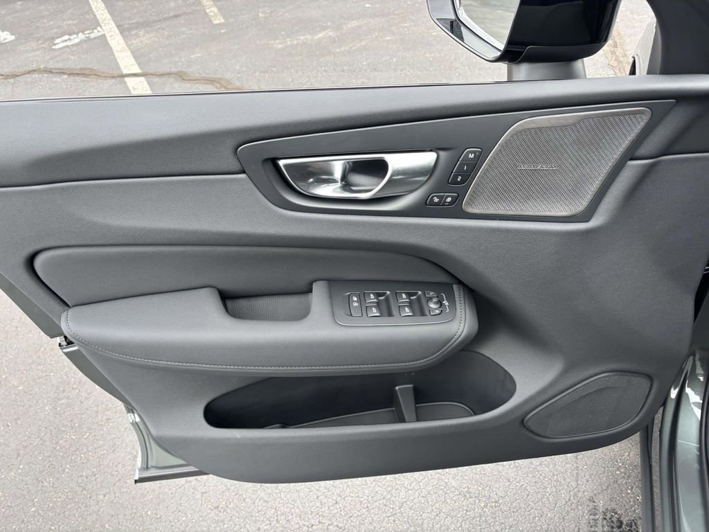 New 2026 Volvo XC60 B5 Ultra w/ Protection Package Premier image 11