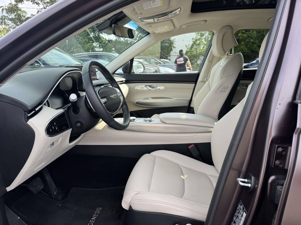 Certified 2023 Genesis GV70 2.5T w/ Select Package AWD/4WD image 16