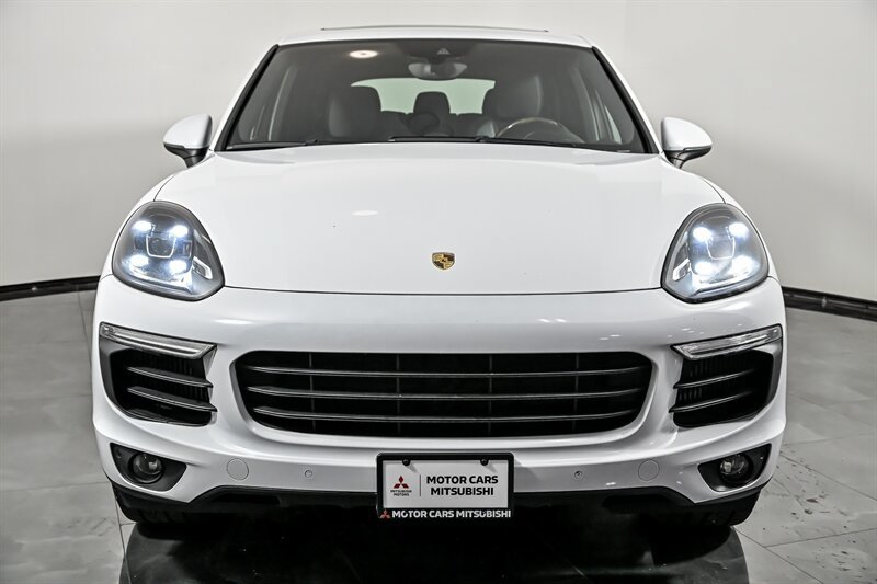 Used 2016 Porsche Cayenne S AWD/4WD image 4