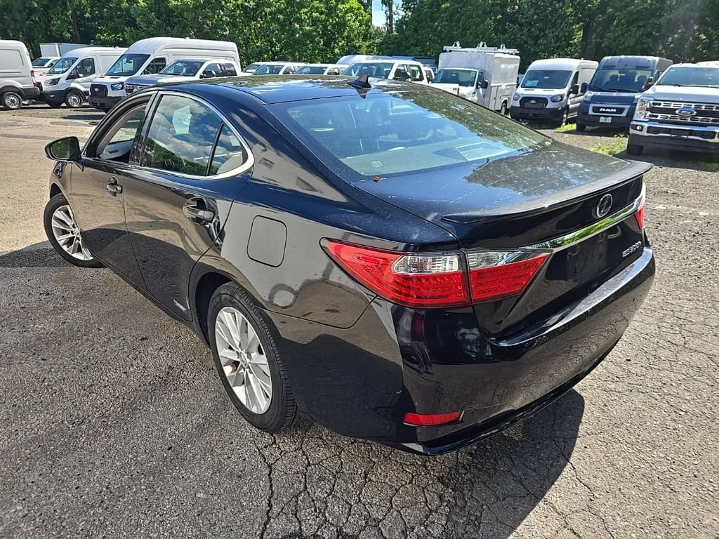 Used 2013 Lexus ES 300h w/ Luxury Pkg FWD image 6