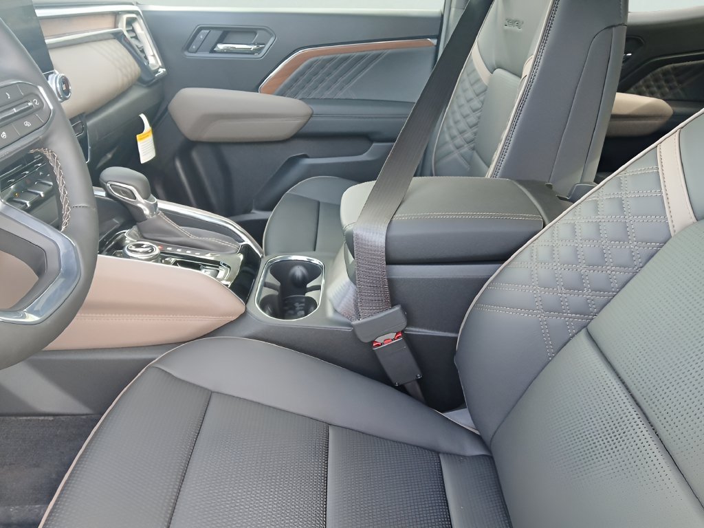 New 2026 GMC Canyon Denali AWD/4WD image 9