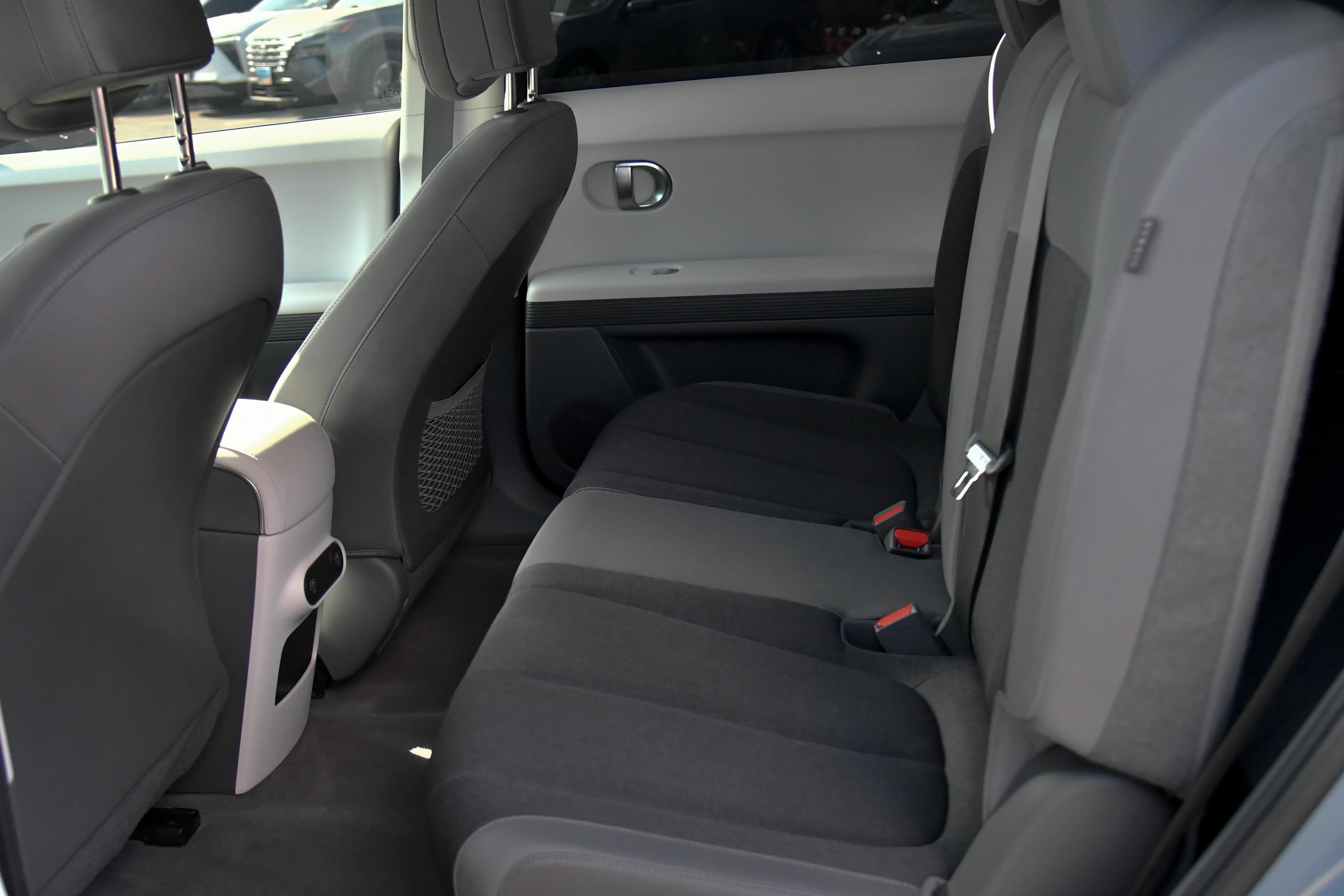 Used 2024 Hyundai Ioniq 5 SE RWD image 37