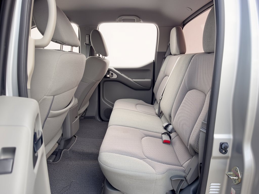 Used 2020 Nissan Frontier SV RWD image 25