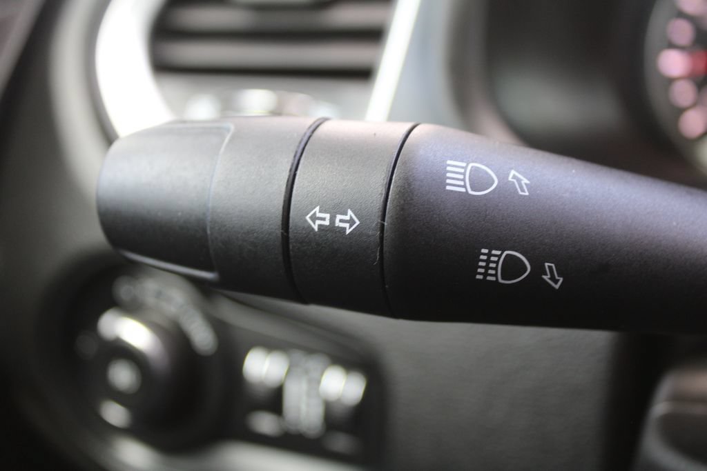 Used 2021 Jeep Renegade Latitude FWD image 27