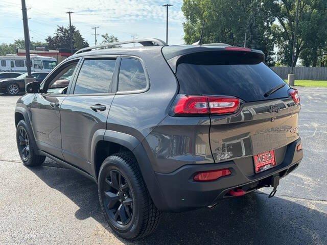 Used 2018 Jeep Cherokee Trailhawk AWD/4WD image 4