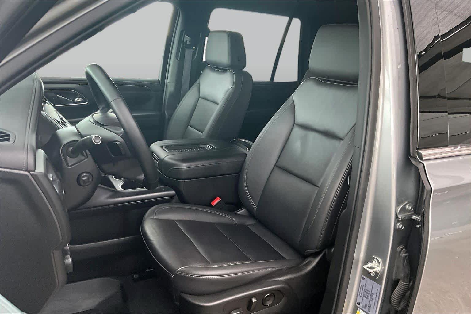 Used 2024 Chevrolet Tahoe LT w/ Luxury Package RWD image 8
