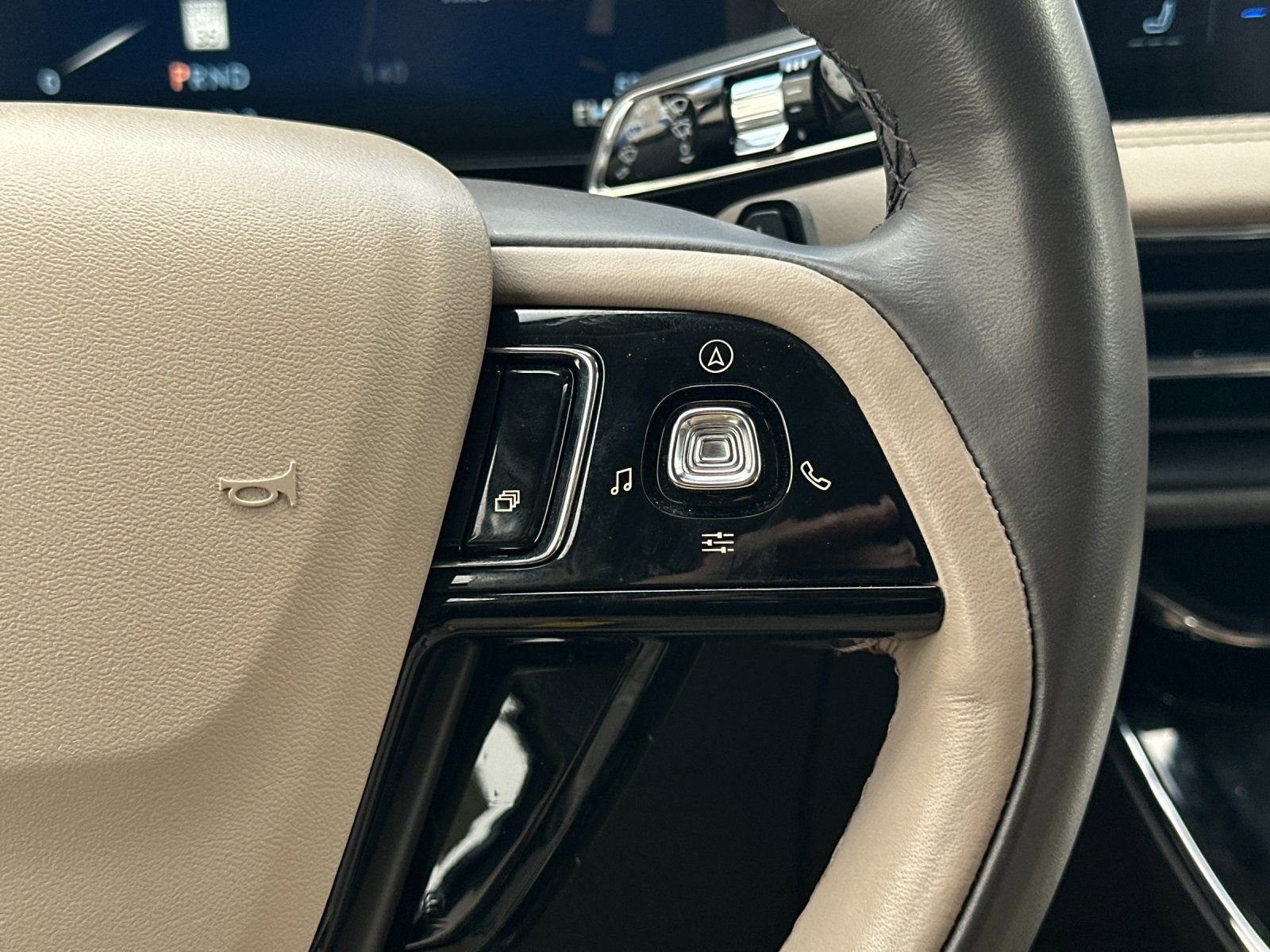 Used 2023 Lincoln Corsair Reserve w/ Equipment Group 201A image 29