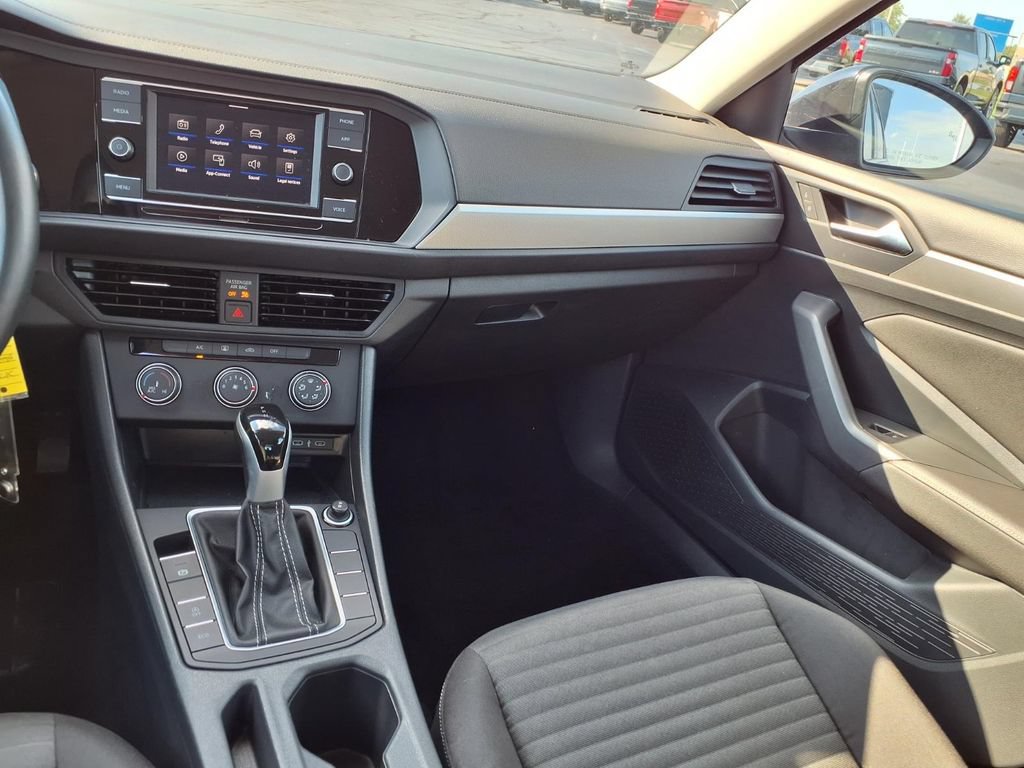 Used 2024 Volkswagen Jetta S FWD image 4