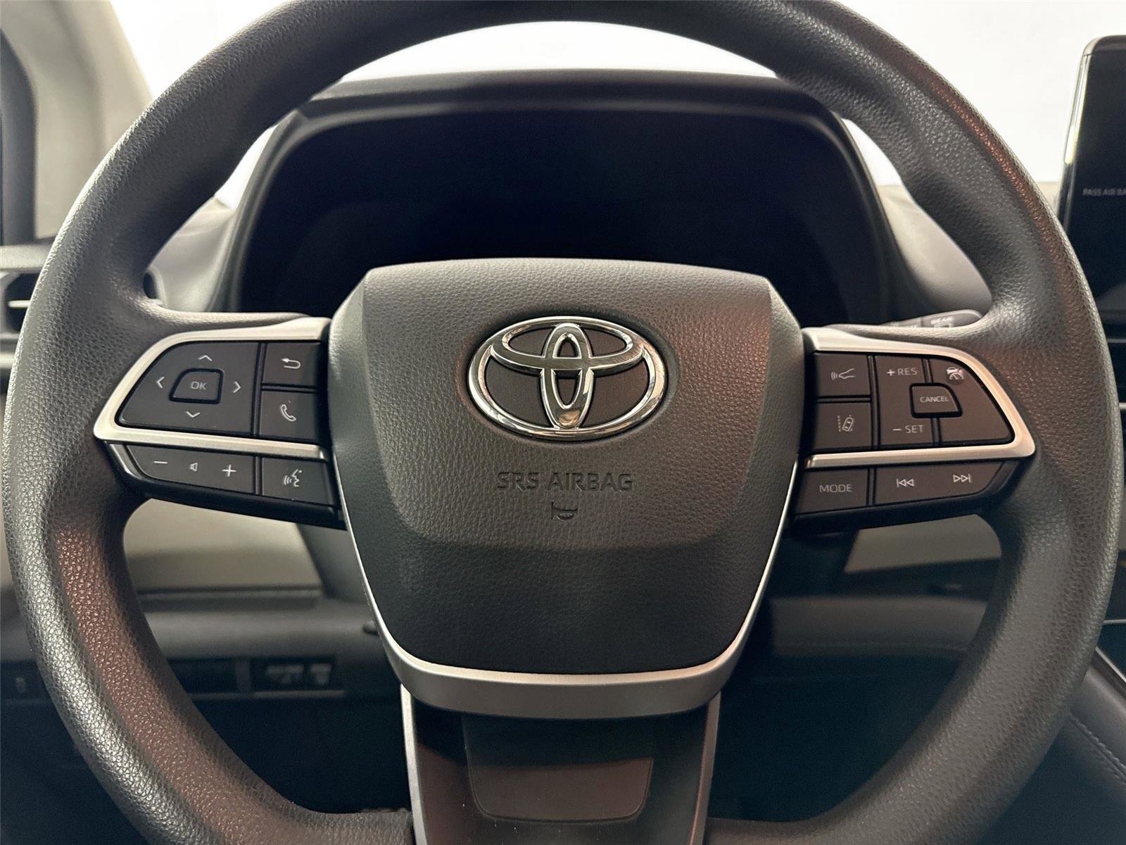 Used 2021 Toyota Sienna LE w/ LE Plus Package image 16