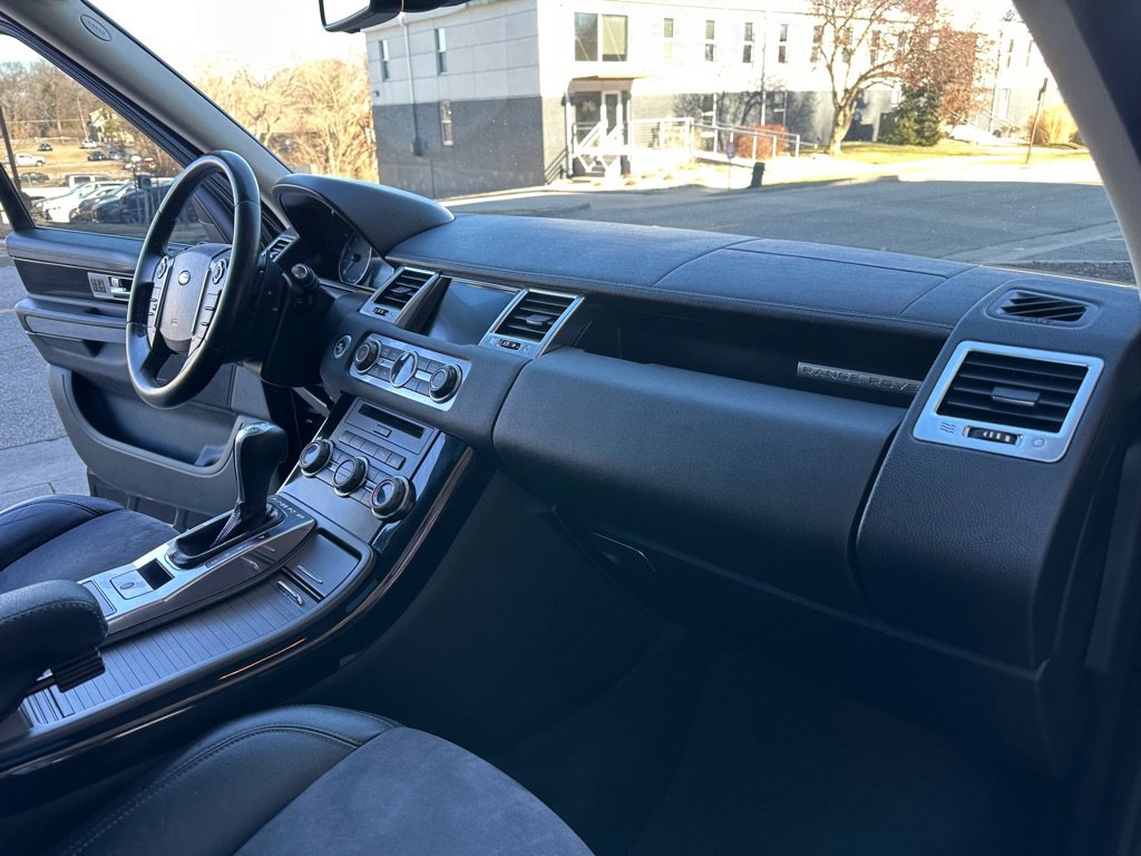 Used 2013 Land Rover Range Rover Sport HSE image 23