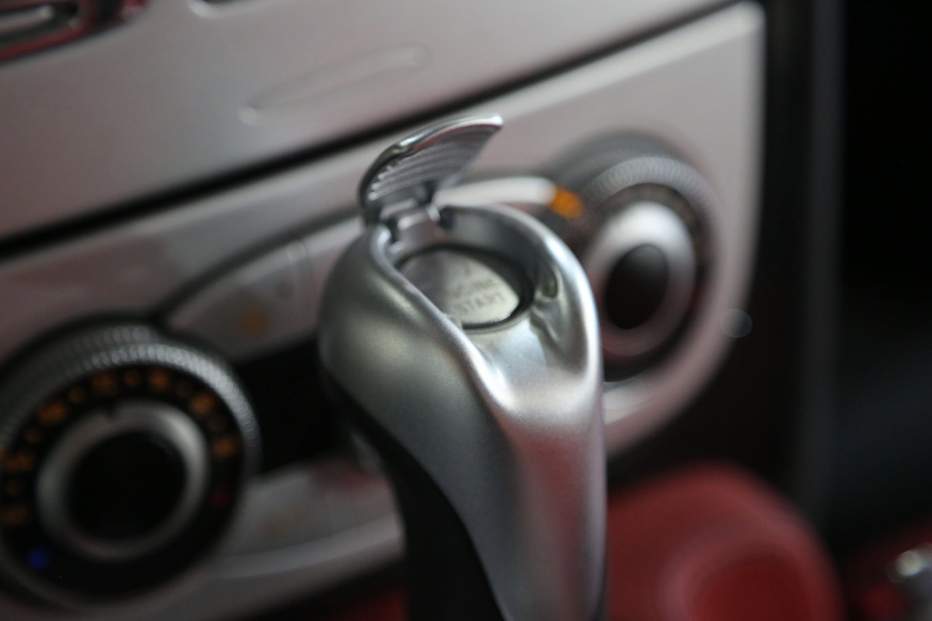 Used 2006 Mercedes-Benz SLR 2dr Cpe 5.5L image 26