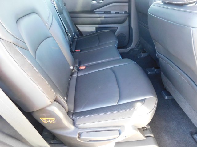 Used 2025 Nissan Pathfinder SL FWD image 28