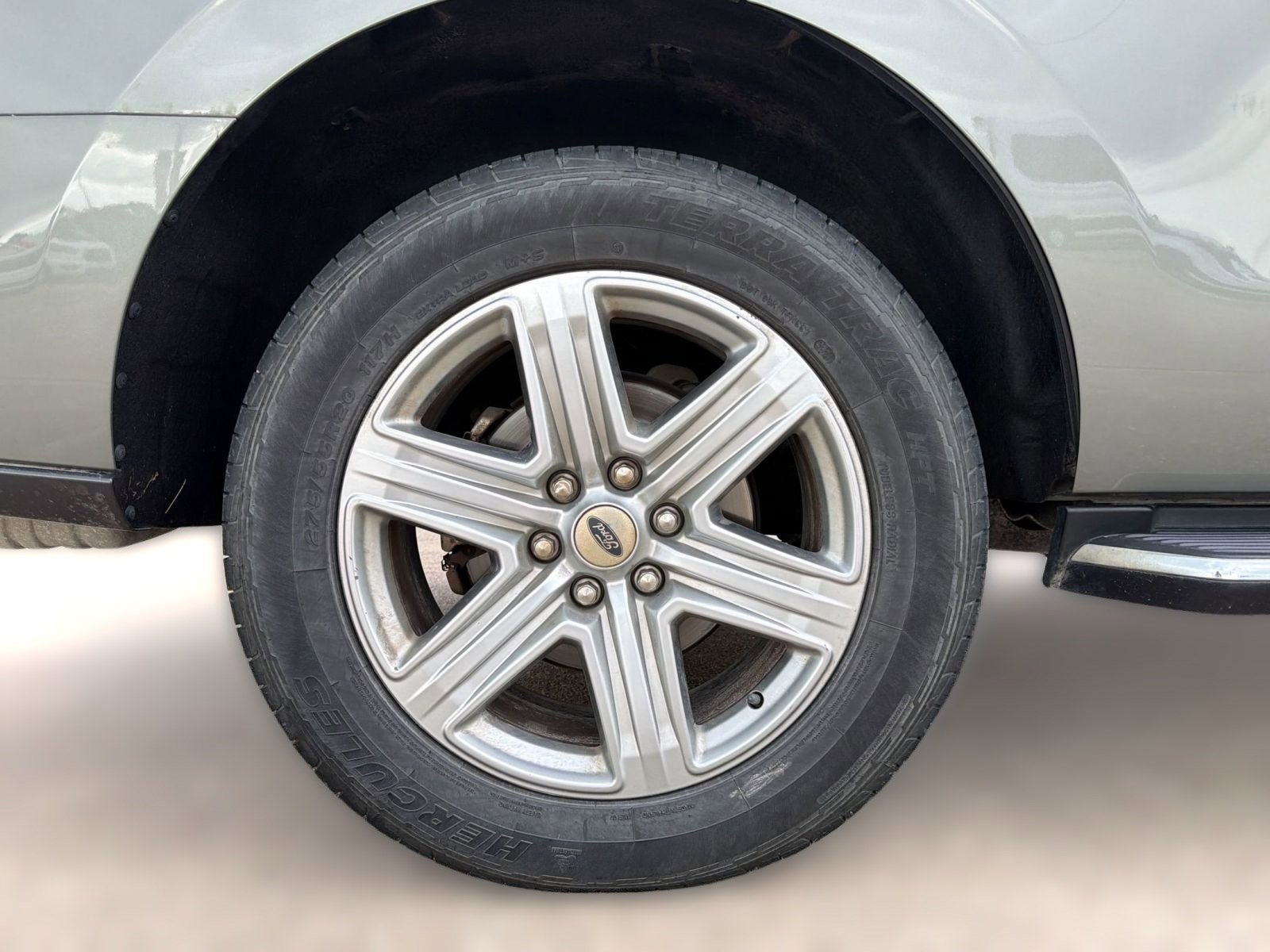 Used 2019 Ford Expedition XLT w/ Equipment Group 202A RWD image 11