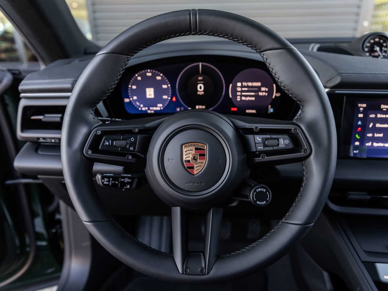 Certified 2025 Porsche Macan Electric RWD image 29