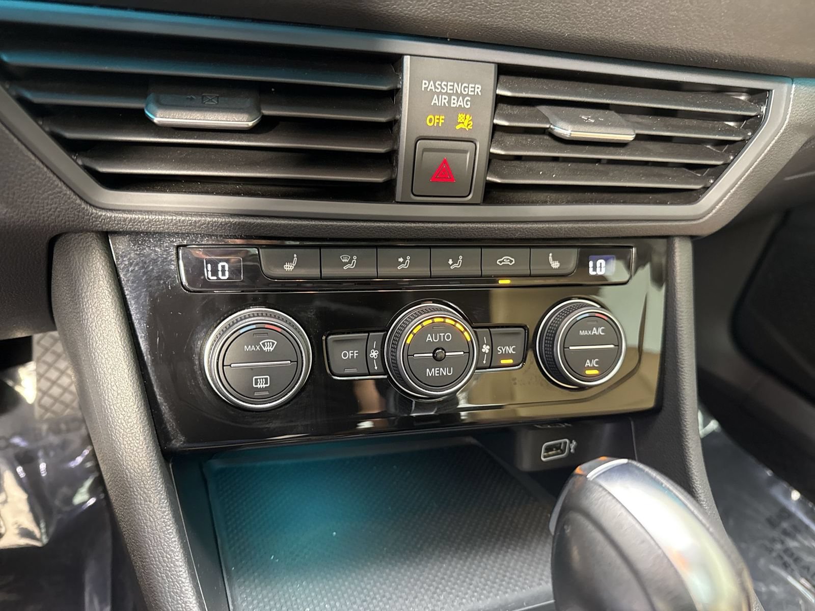 Used 2019 Volkswagen Jetta SEL FWD image 8