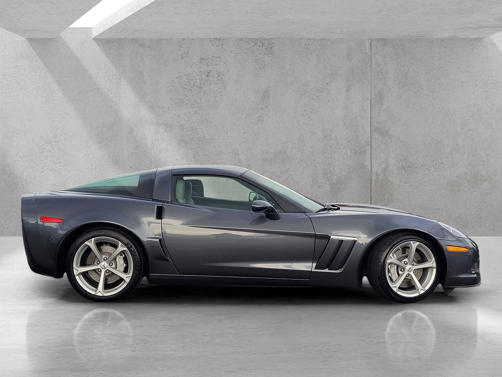 Used 2013 Chevrolet Corvette Grand Sport w/ 2LT Preferred Equipment Group image 3