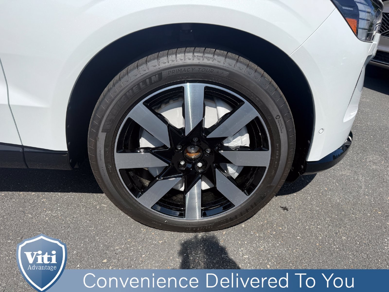 New 2026 Volvo EX90 Plus AWD/4WD image 9