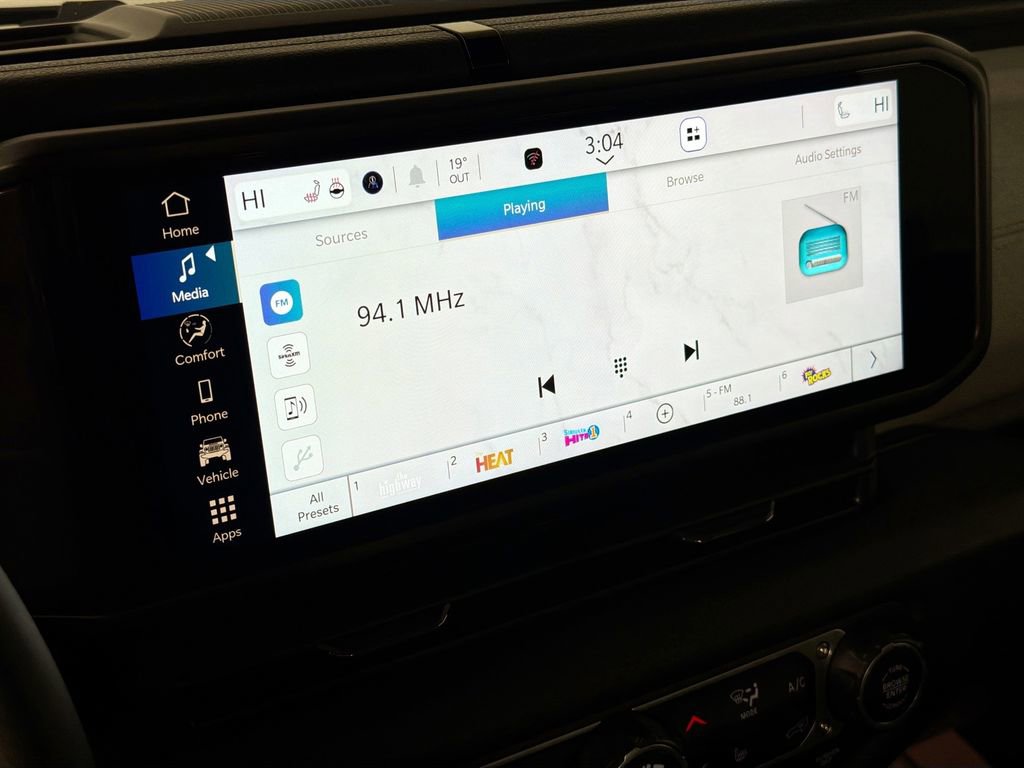 Used 2024 Jeep Wrangler Willys image 14