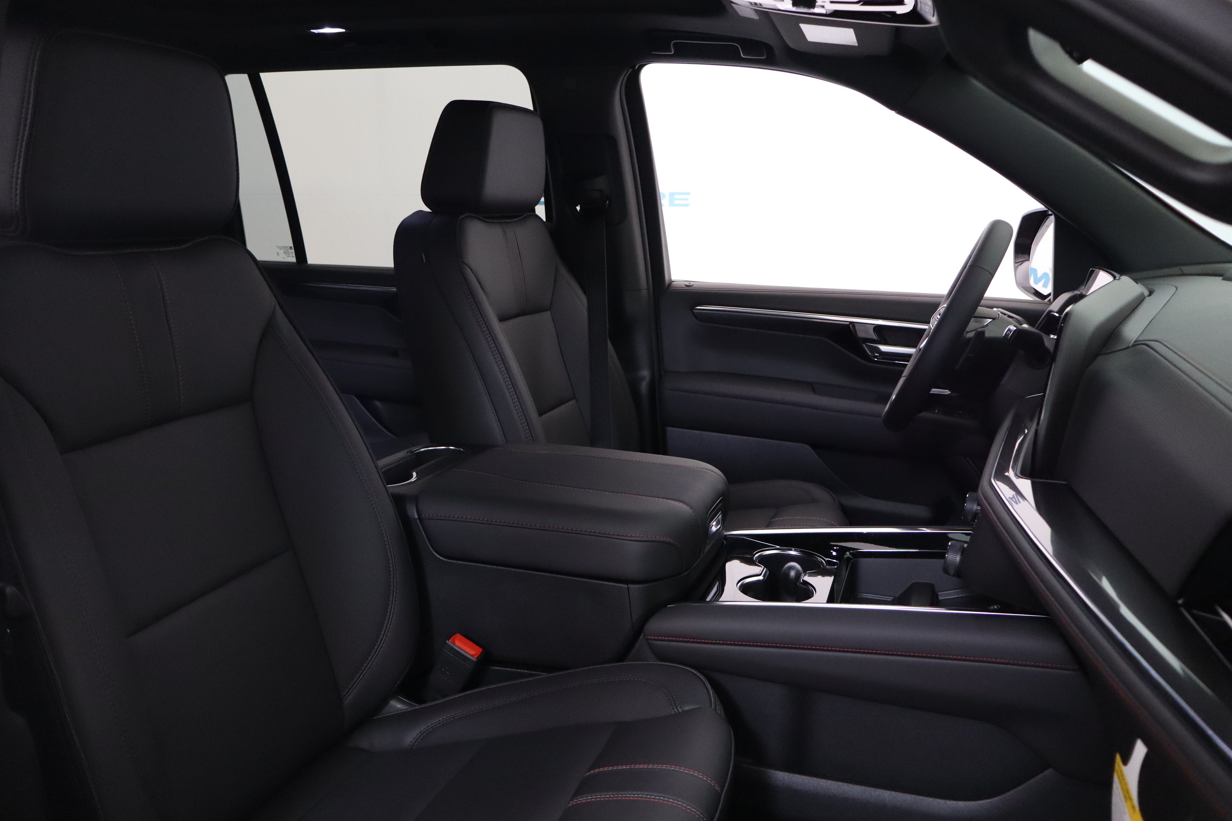 New 2026 Chevrolet Suburban RST AWD/4WD image 21