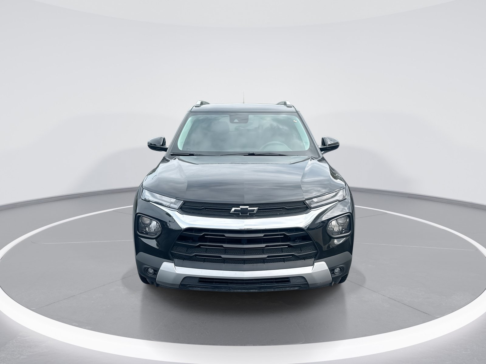 Used 2023 Chevrolet TrailBlazer LT w/ Convenience Package AWD/4WD image 3