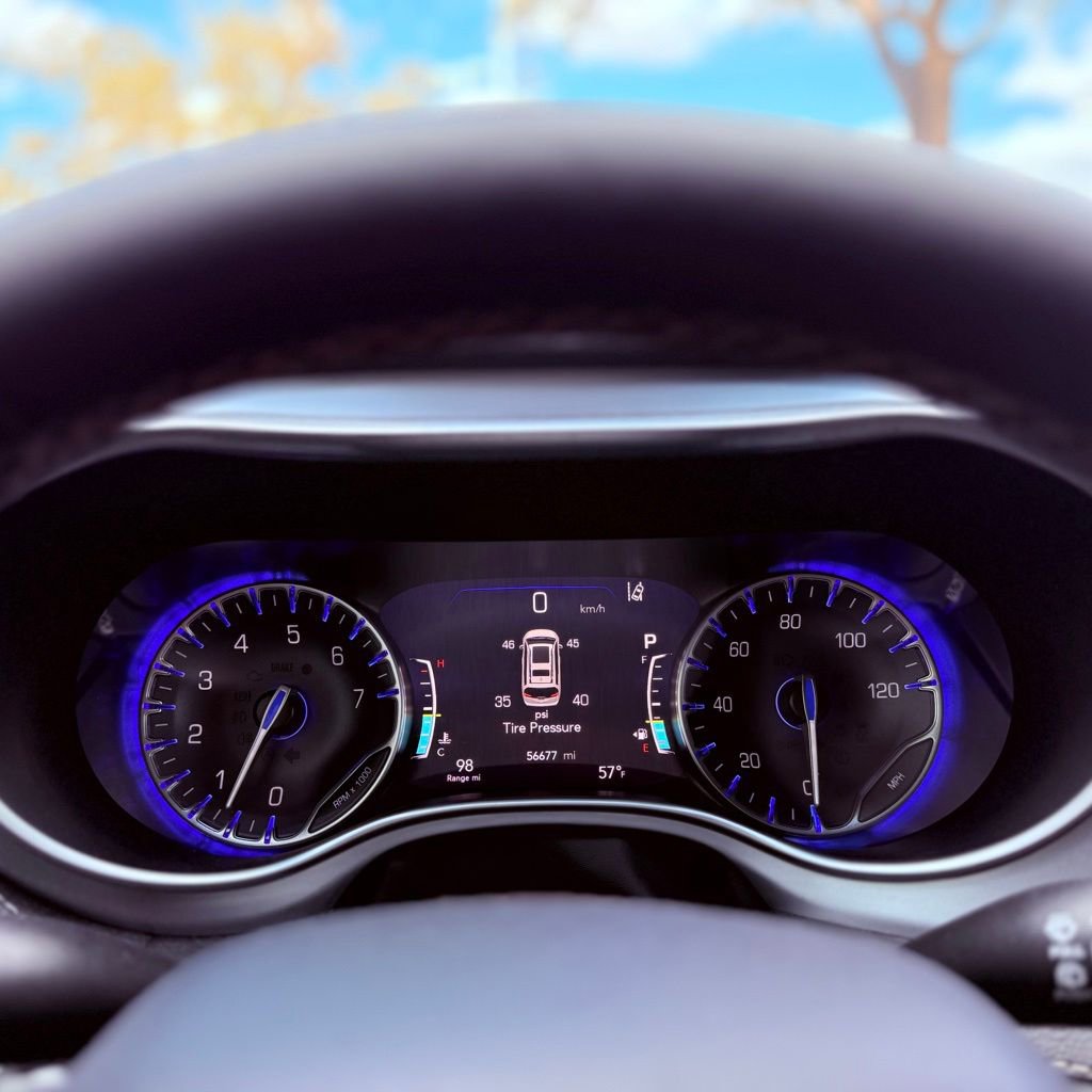 Used 2025 Chrysler Pacifica Limited image 20
