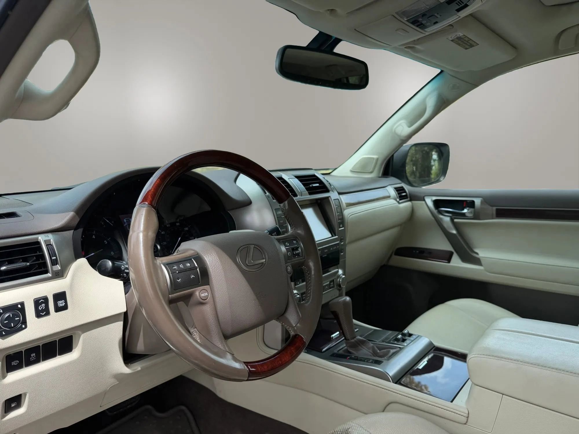 Used 2016 Lexus GX 460 w/ Premium Package AWD/4WD image 16