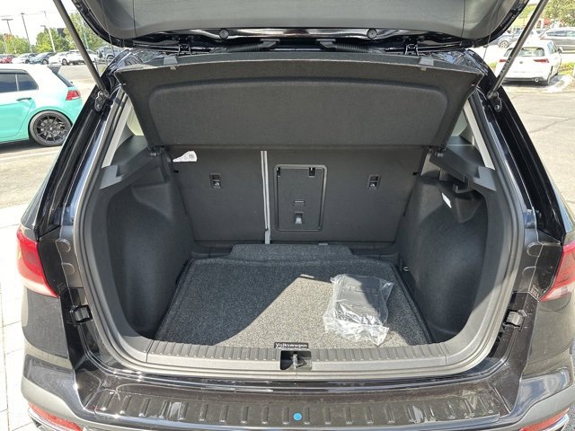 New 2024 Volkswagen Taos SE image 19