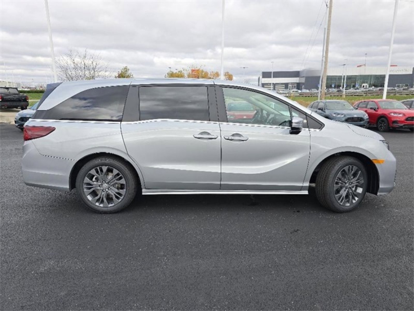 New 2026 Honda Odyssey Touring image 11