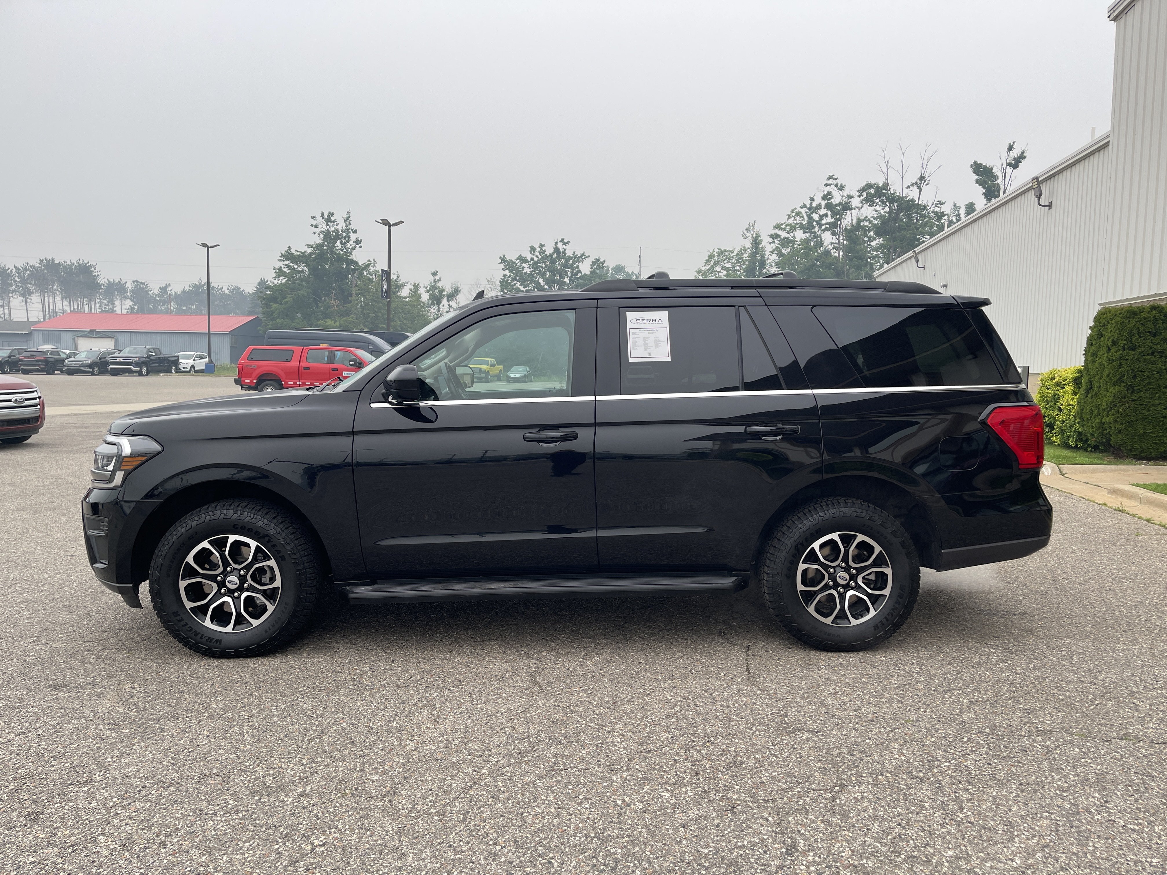 Used 2023 Ford Expedition XL AWD/4WD image 7