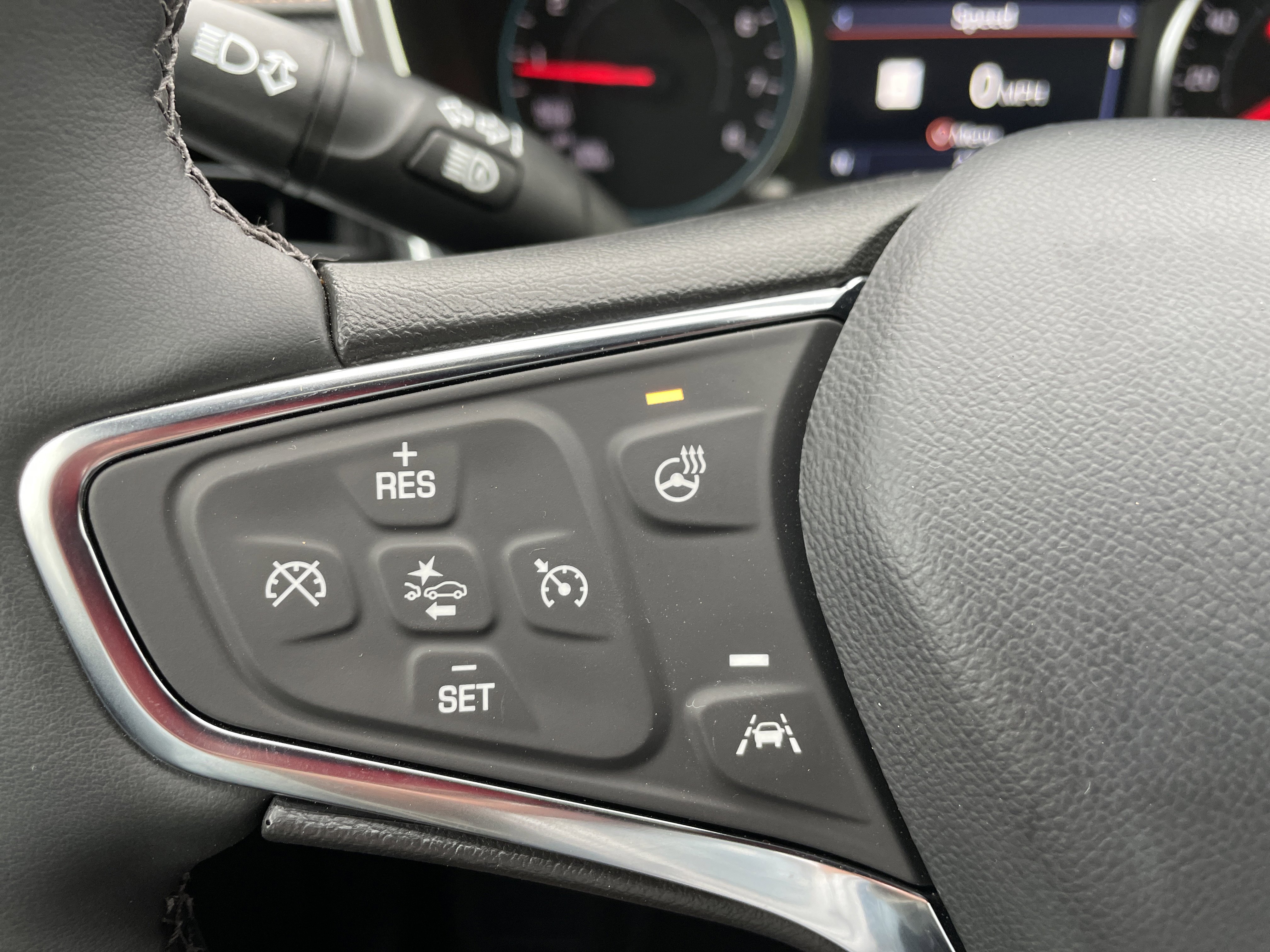 Used 2024 Chevrolet Equinox Premier image 32