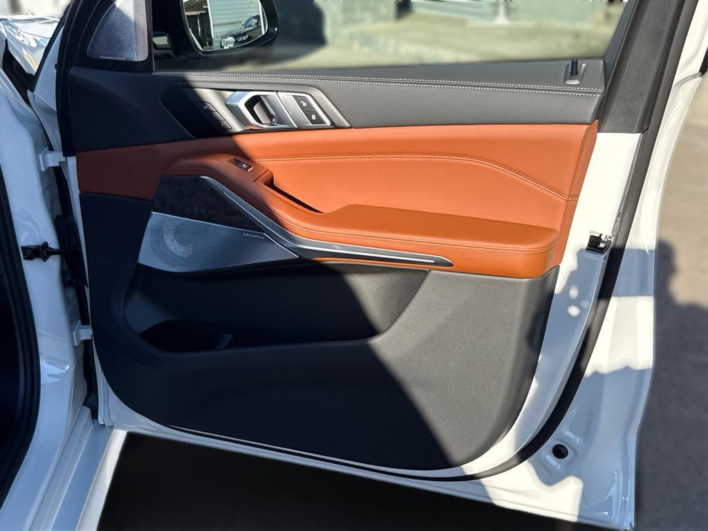 New 2026 BMW X7 M60i image 27