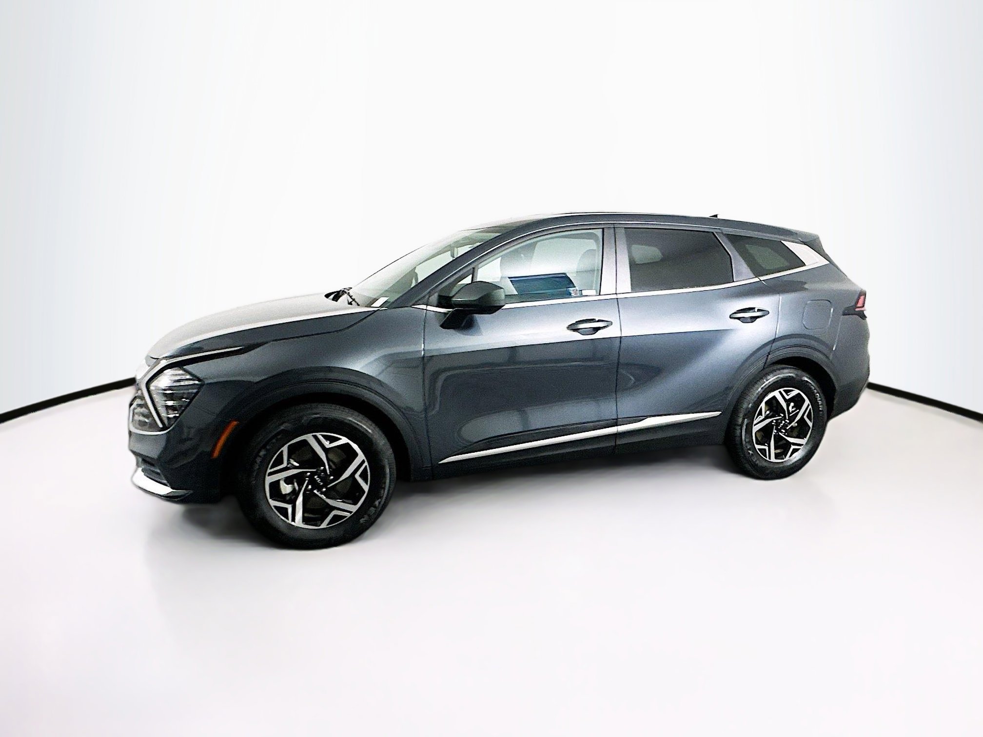 Used 2024 Kia Sportage LX image 4