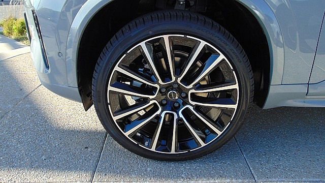 New 2026 Volvo XC90 B6 Ultra image 12