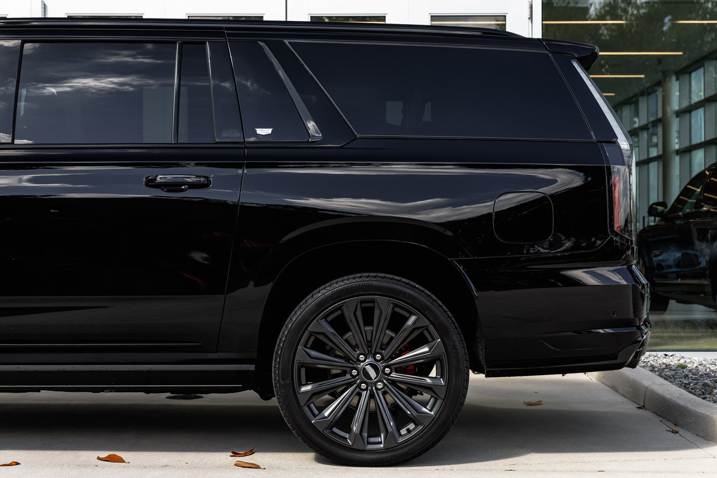 Used 2025 Cadillac Escalade ESV V image 15