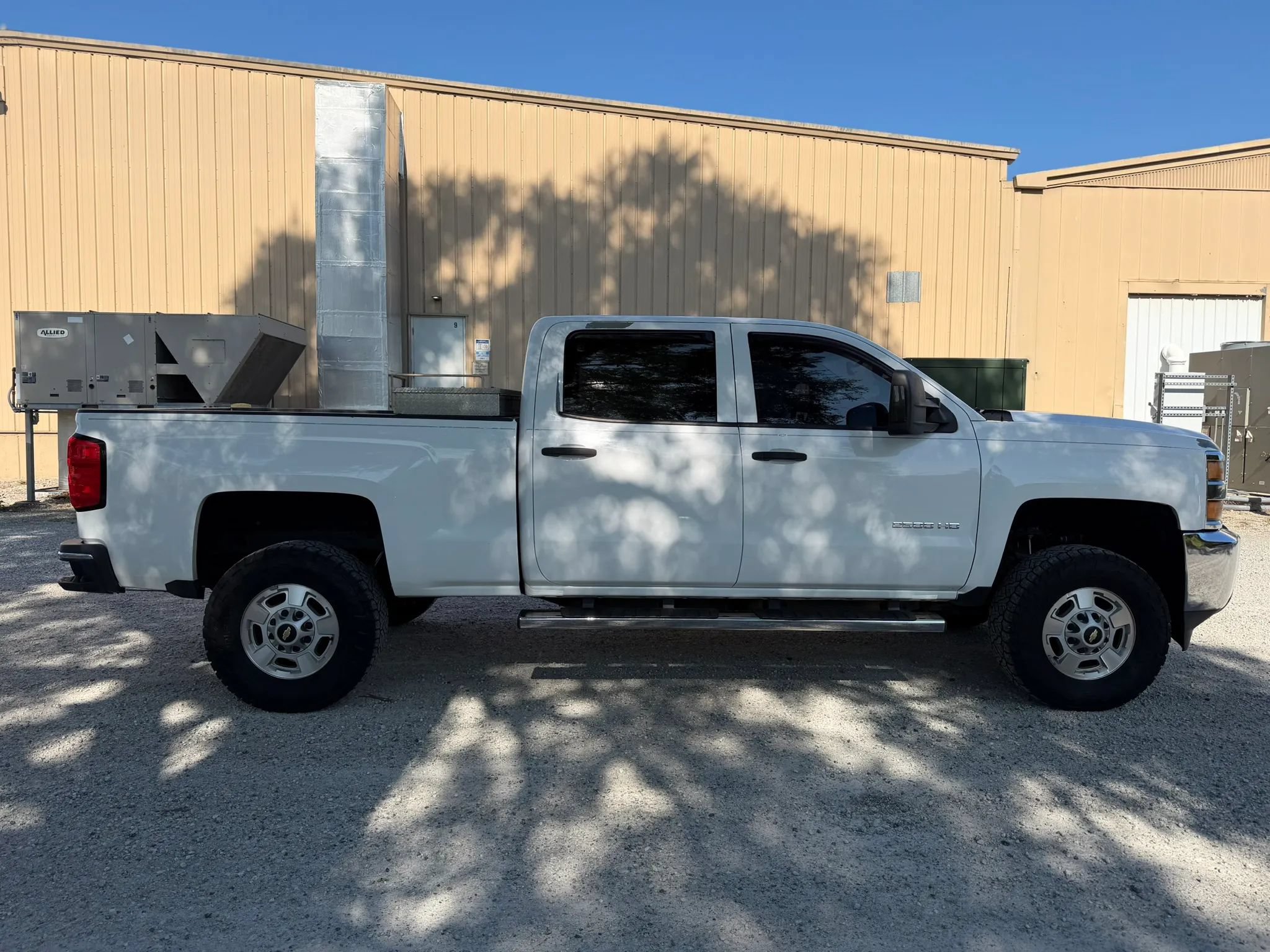 Used 2015 Chevrolet Silverado 2500 LT RWD image 4