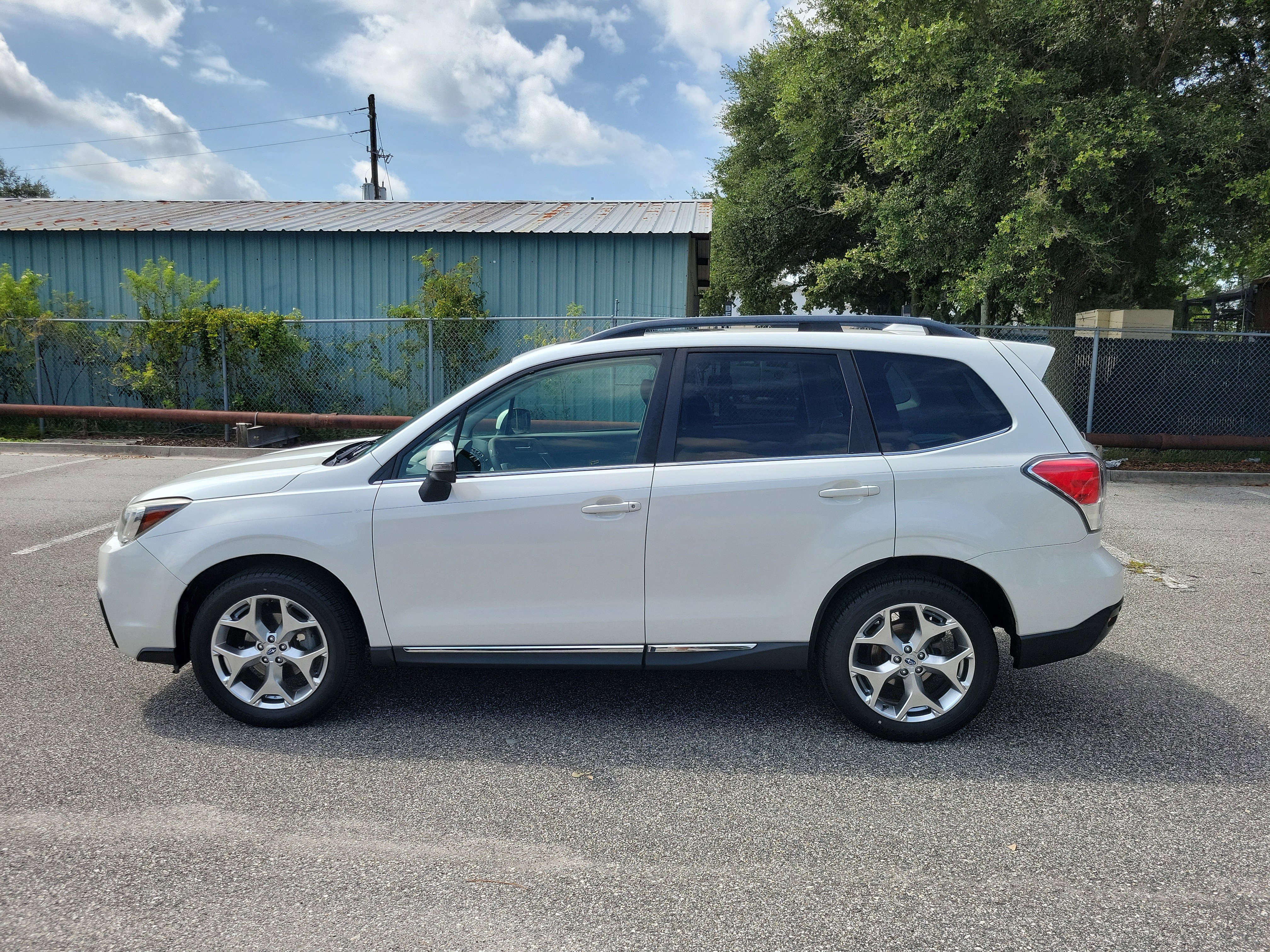 Used 2018 Subaru Forester 2.5i Touring w/ Popular Package #2 image 3